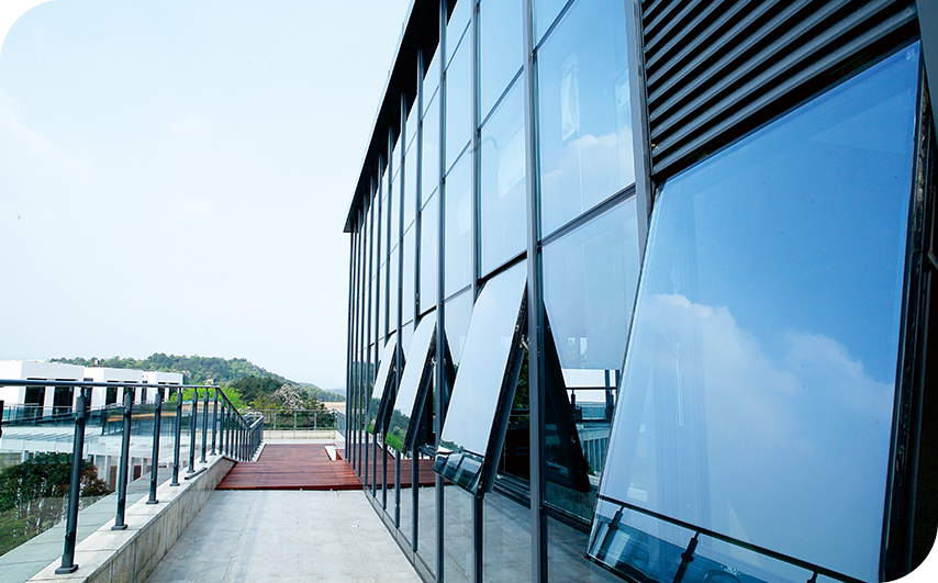 Zhejiang Ruiguan Ajtó és Ablak Co., Ltd.