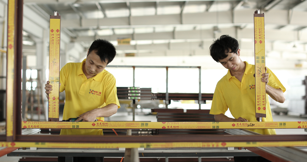 Zhejiang Ruiguan Ajtó és Ablak Co., Ltd.